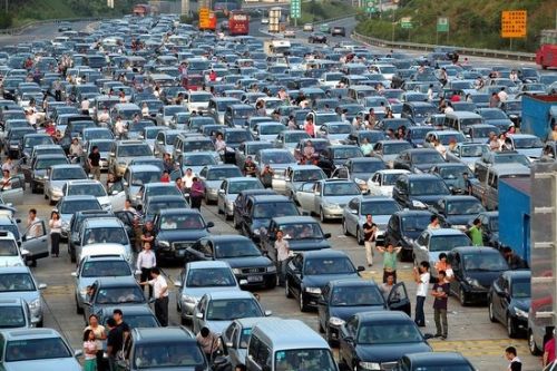 昂佳汽車應(yīng)急啟動電源 國慶高速擁堵