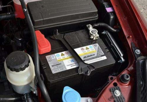 汽車電瓶總虧電？那是你沒(méi)了解這些汽車蓄電池維護(hù)保養(yǎng)方法